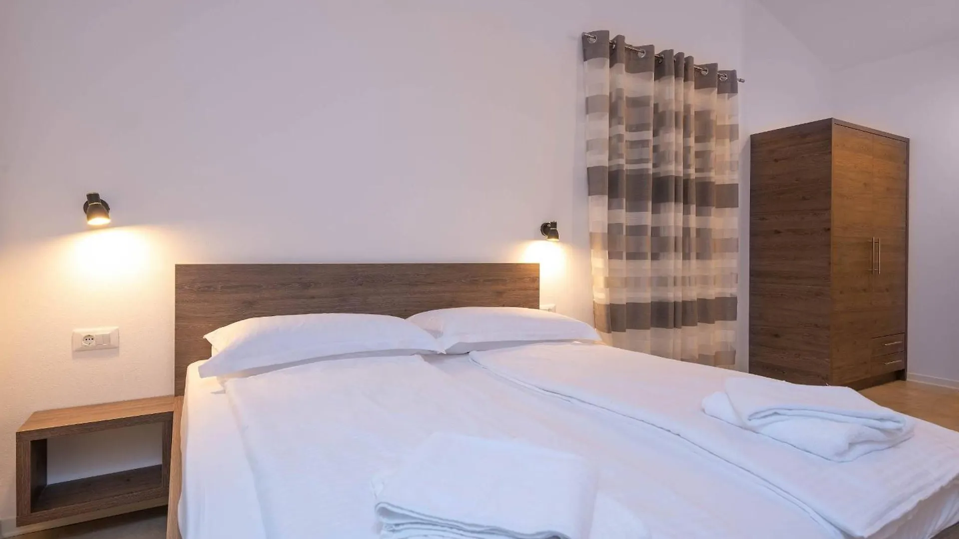 Semesterbostad Ferienhaus Luca Poreč
